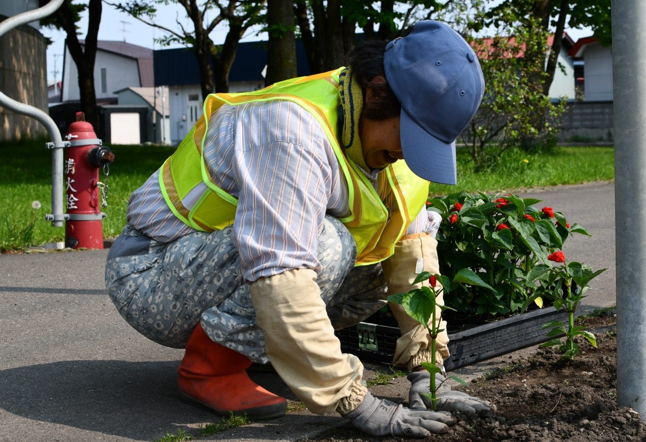 町を彩る、花壇整備事業がスタート！